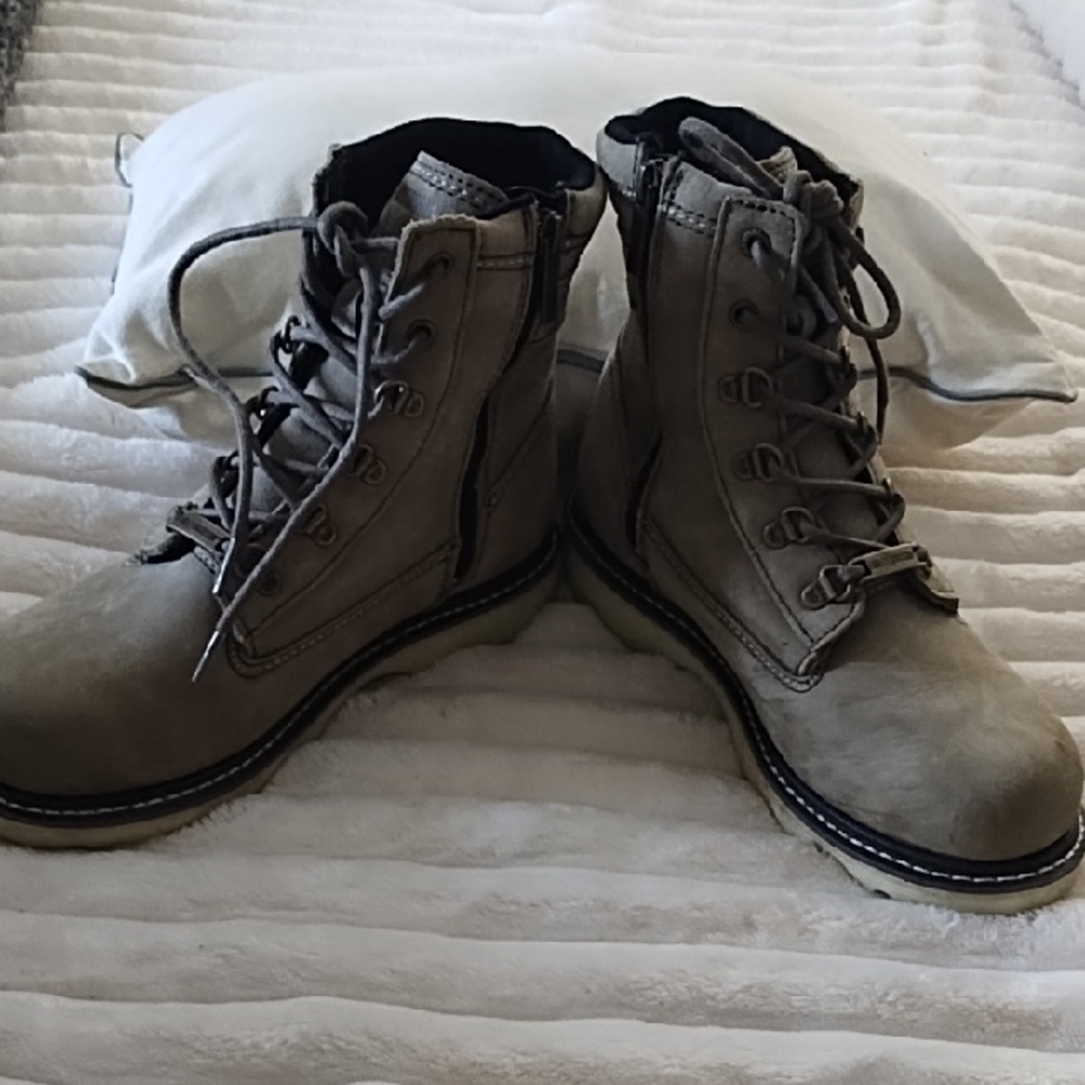 Harley-Davidson Taupe/Brown Lace-Up Ankle Boots